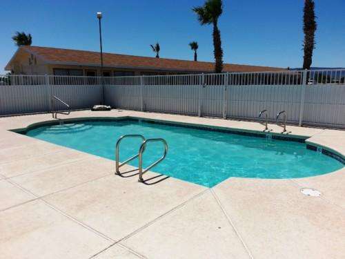 Cal Nev Ari Market & RV Park