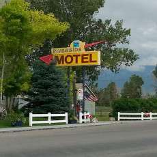 riverside-motel-rv-park-ennis-montana-sign